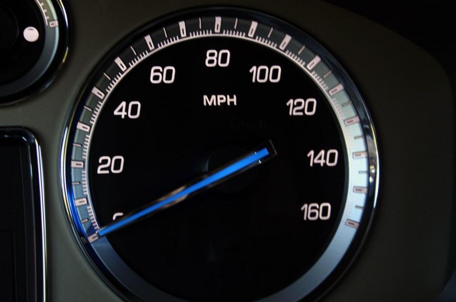  Cadillac Escalade Platinum Hybrid 2011 года  (фото 35 из 60)